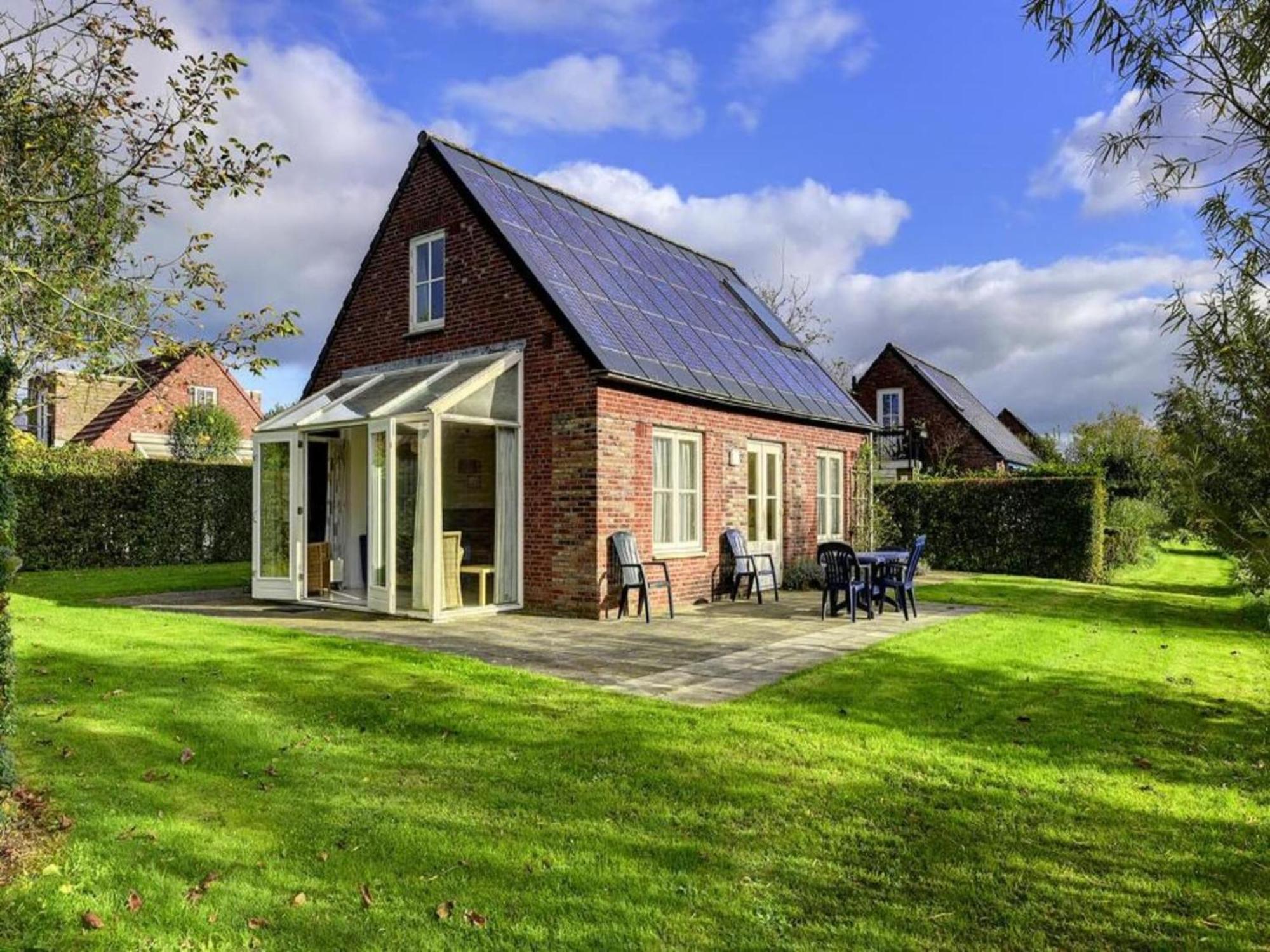 Fantastic Bungalow On Texel De Cocksdorp  Exterior foto